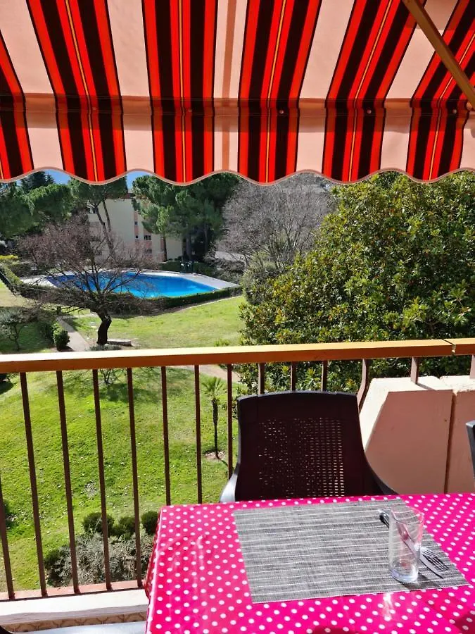 Bel Appartement Terrasse Au 4Eme Et Dernier Etage contacts