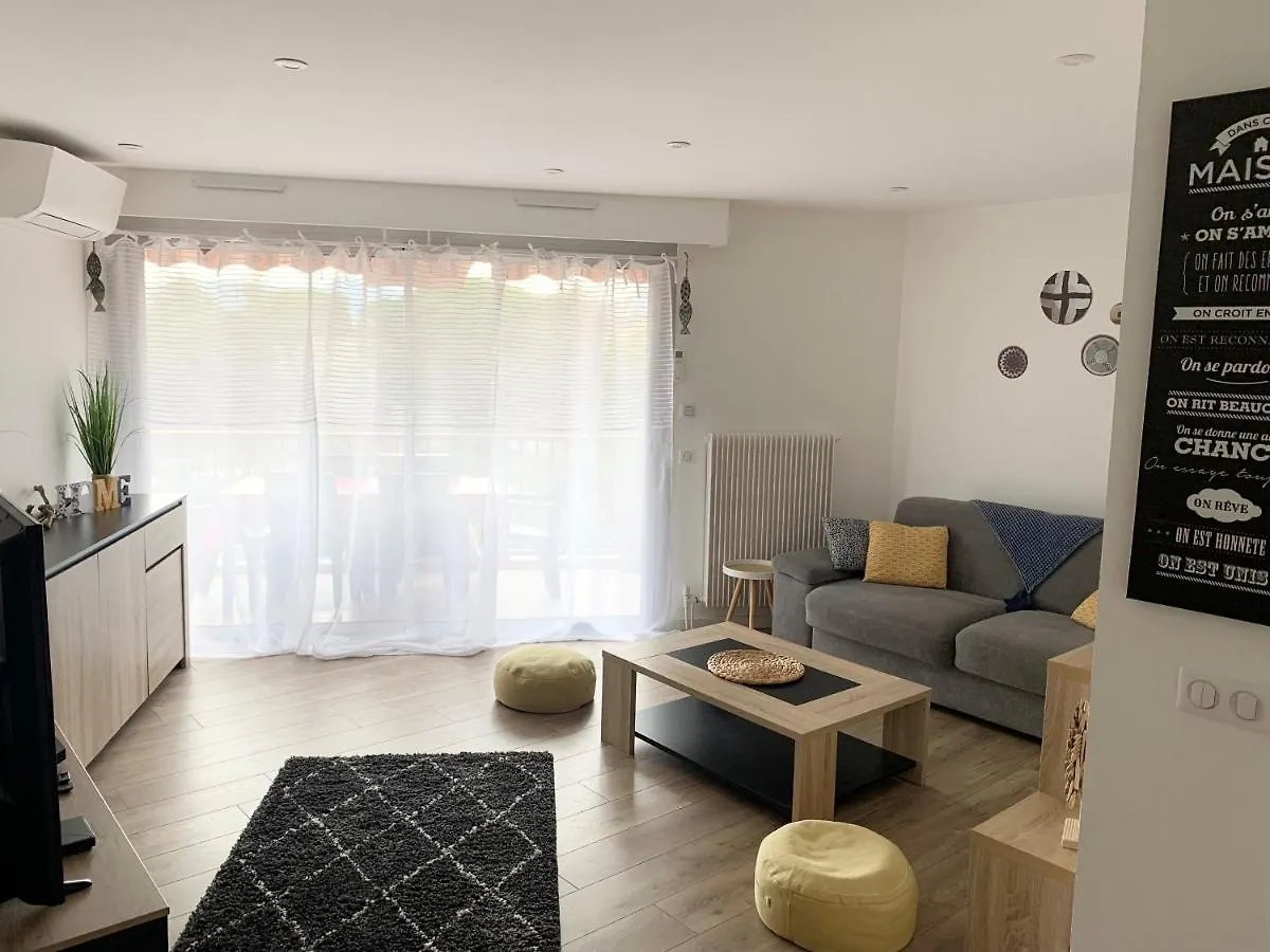 Bel Appartement Terrasse Au 4Eme Et Dernier Etage Mandelieu-la-Napoule 0*,